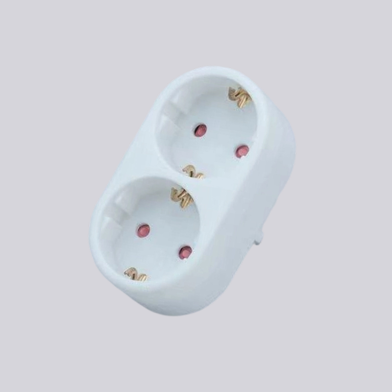 G01-02 adaptor tip german două mufe rotunde